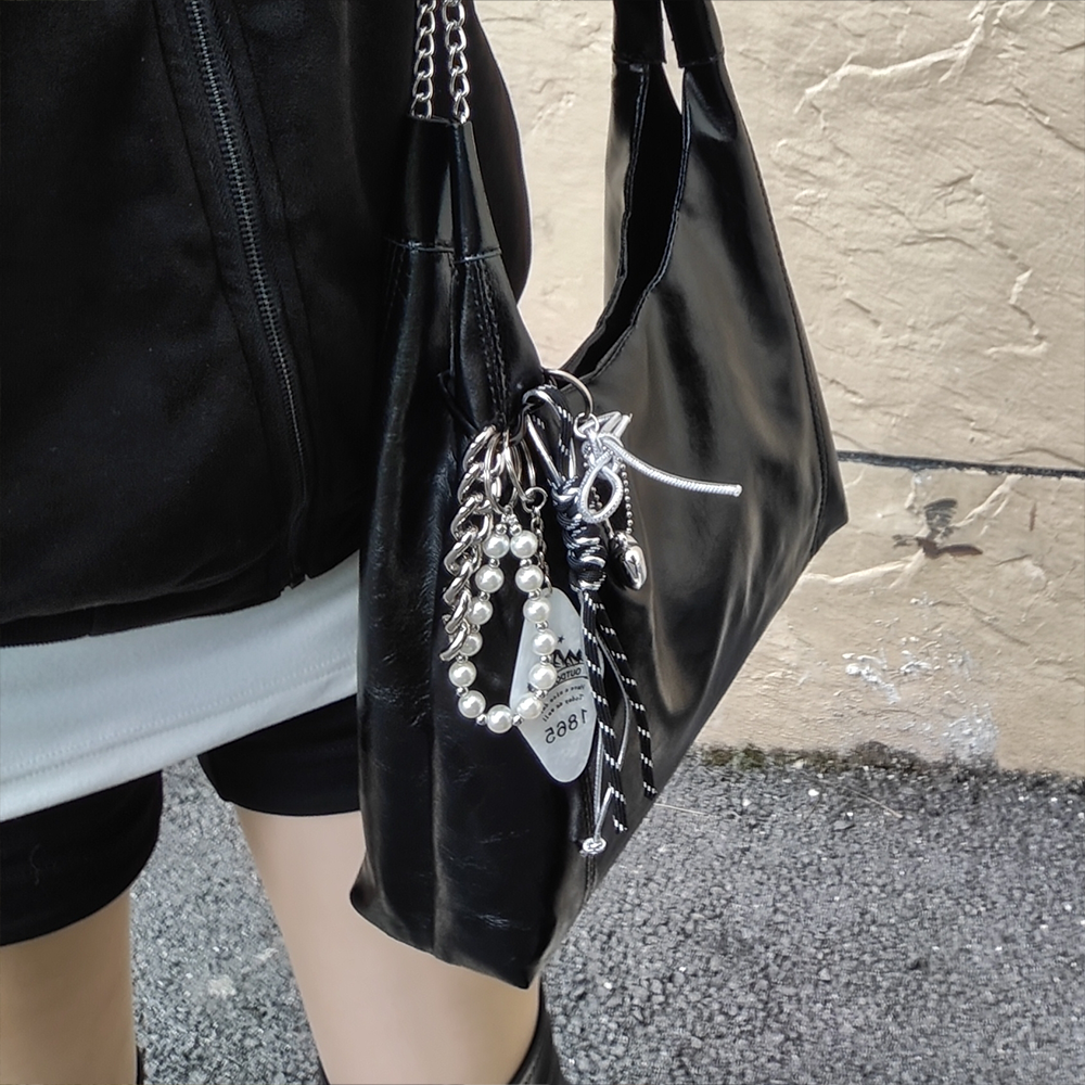 Outdoor Heart Pearl Bag Charm